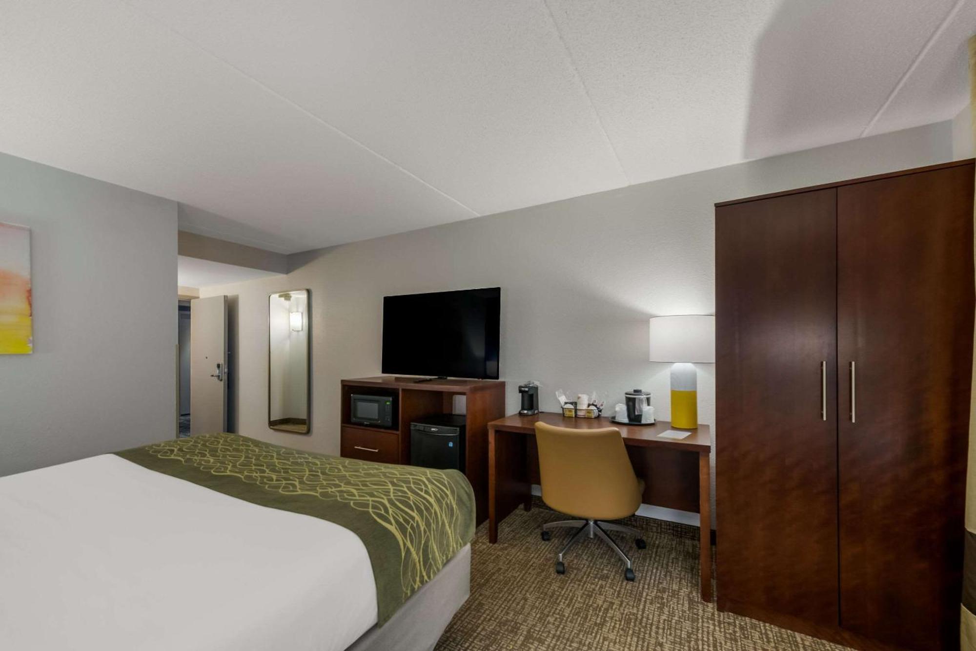 Comfort Inn Newport News - Hampton I-64 Екстер'єр фото