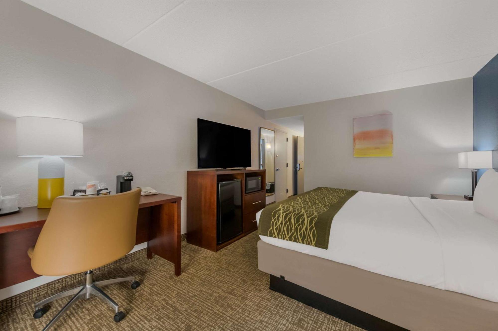 Comfort Inn Newport News - Hampton I-64 Екстер'єр фото