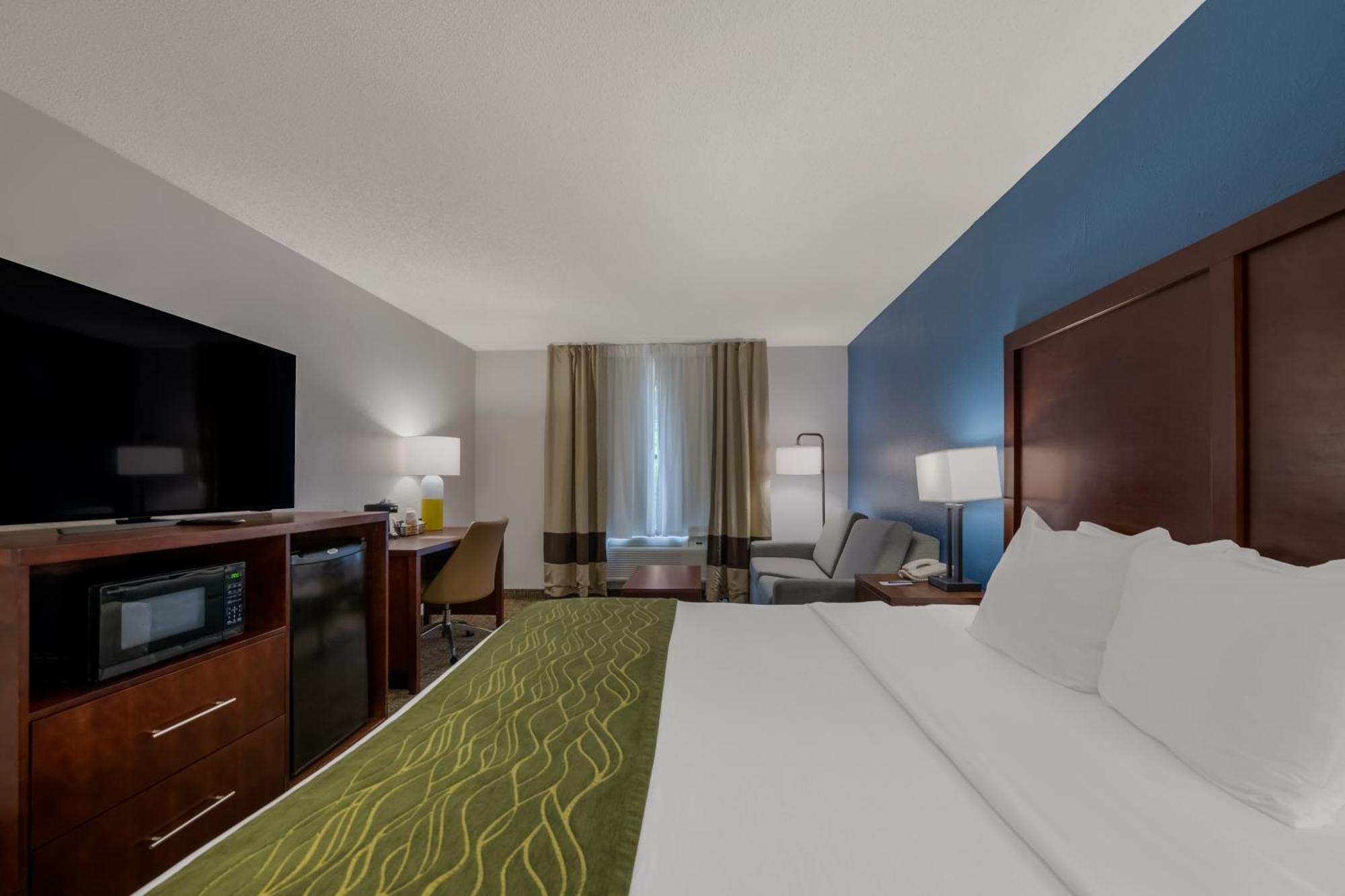 Comfort Inn Newport News - Hampton I-64 Екстер'єр фото